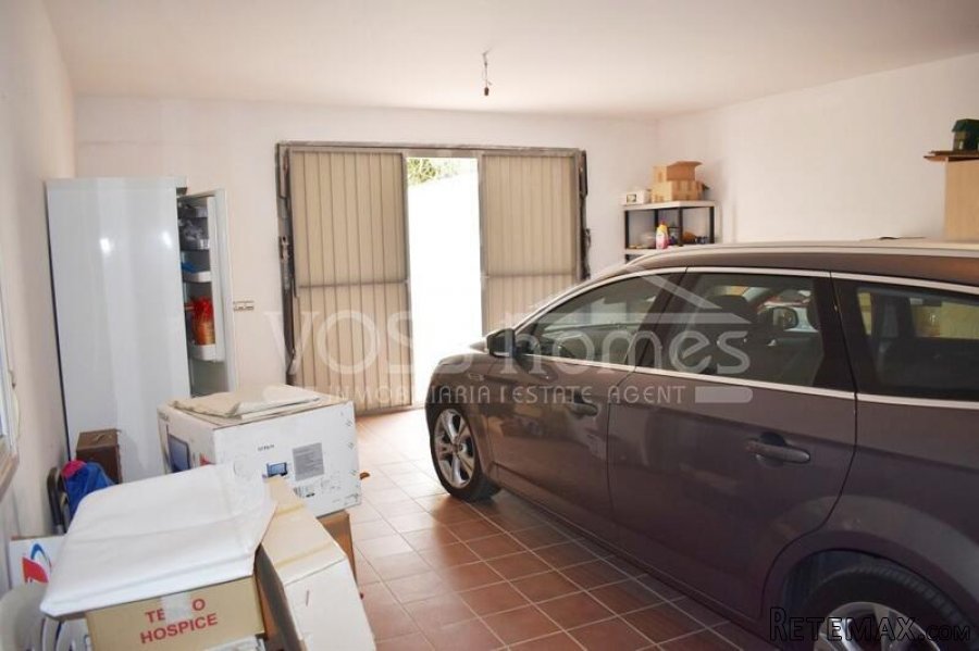 EXCLUSIVE TO VOSS HOMES - A spacious, recently decorated.. - 15