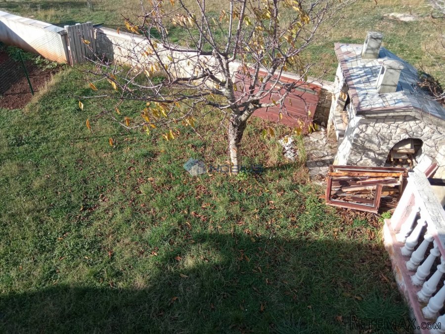 Peroj,stan u kući,70m2,dn+kuh.+blag+2kupat.+s.soba,terasa - 5