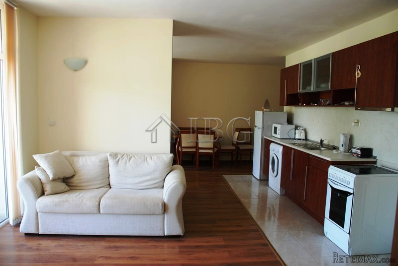 Spacious 2-bedroom resale apartment in.. - 2