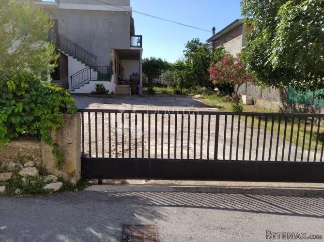 Kuća u Brodarici