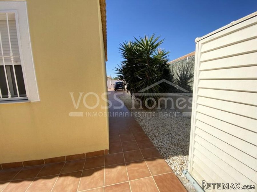 NEW & EXCLUSIVE TO VOSS HOMES - An "As New", modern and.. - 17