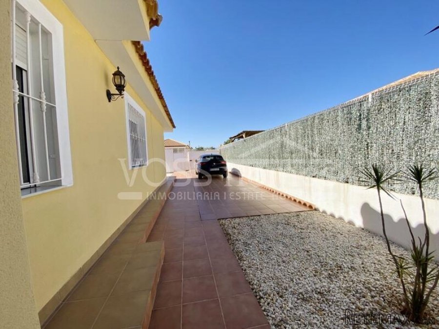 NEW & EXCLUSIVE TO VOSS HOMES - An "As New", modern and.. - 18