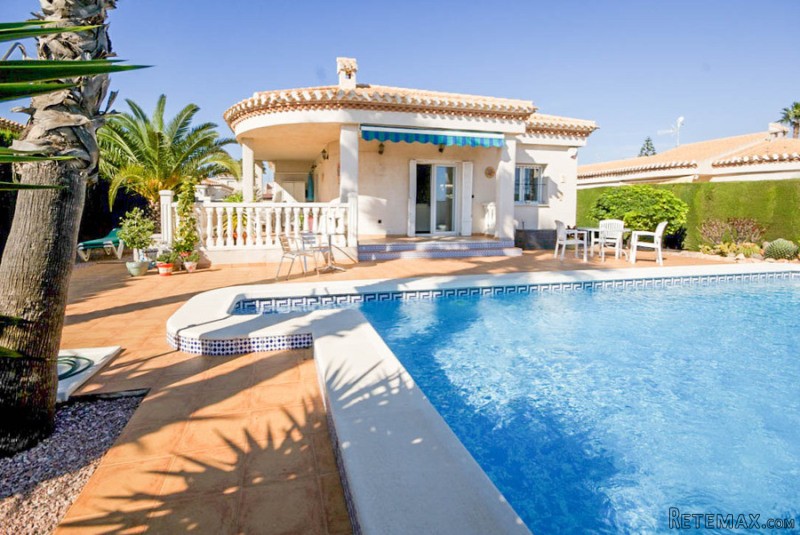 2 Bedrooms - Villa - Alicante - For Sale