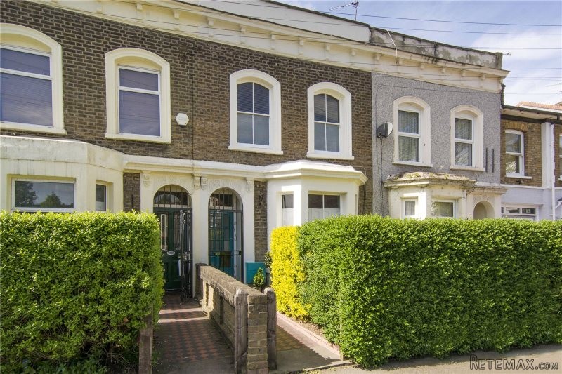 3 Bedroom House, Freehold - 2