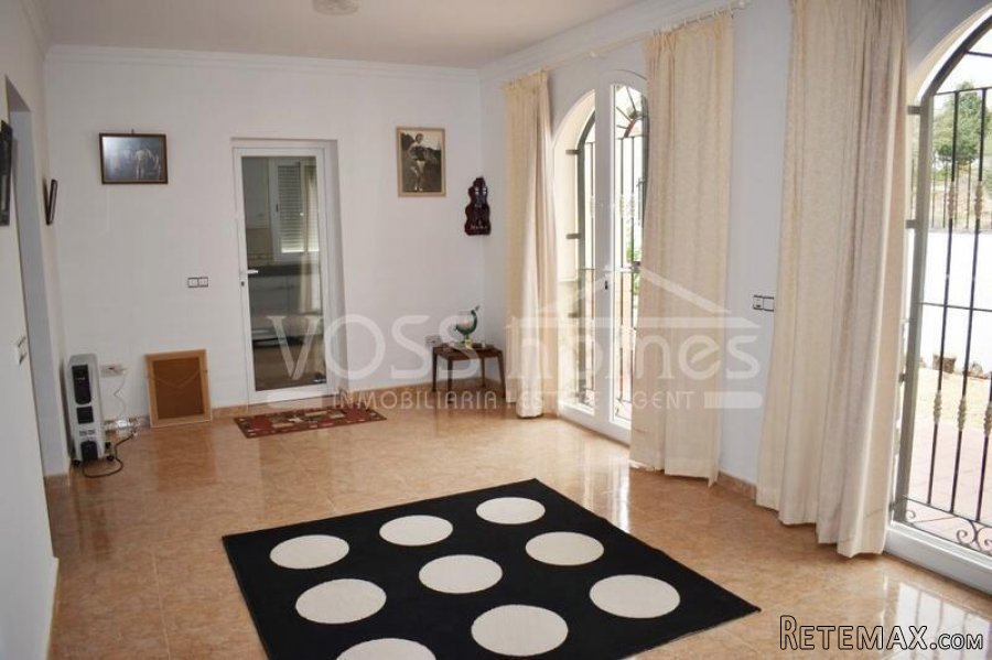 EXCLUSIVE TO VOSS HOMES - A spacious, recently decorated.. - 20