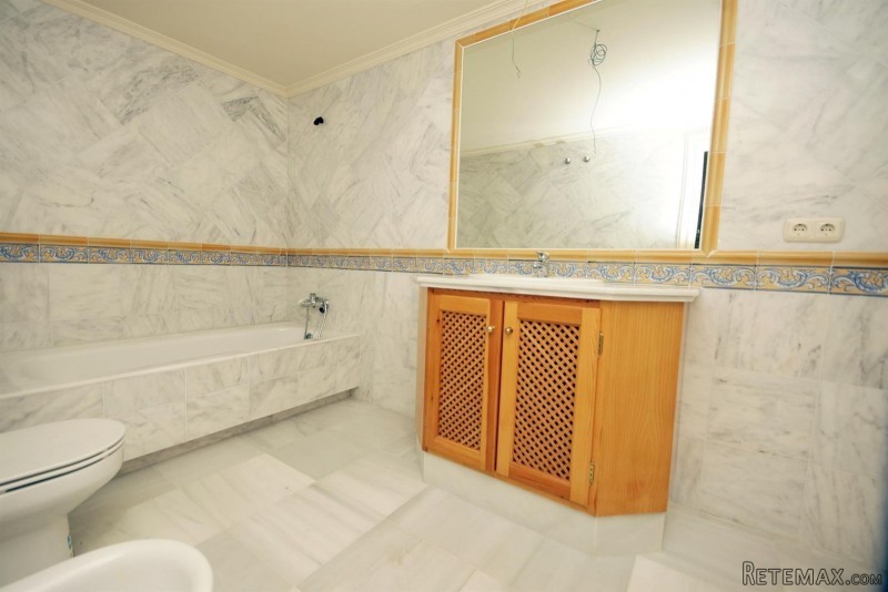 Spacious Ground Floor Sea Views