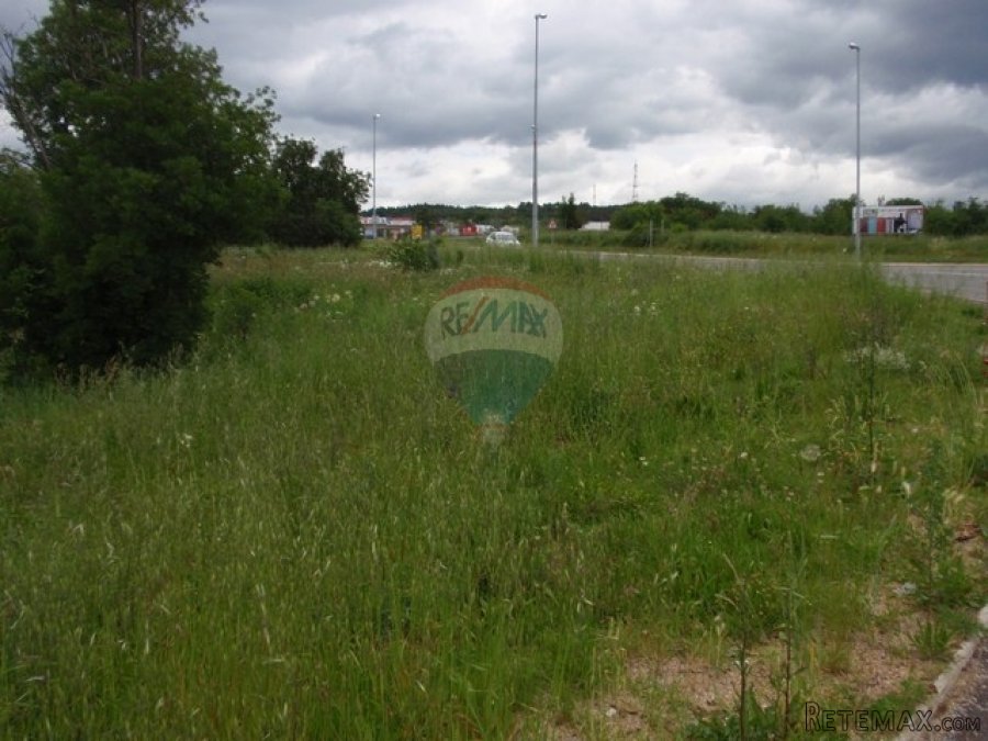 ZEMLJIŠTE ZA POSLOVNU NAMJENU, 8.140 m2