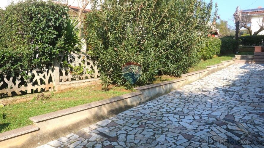 Poreč -stan u prizemlju s okućnicom - 3