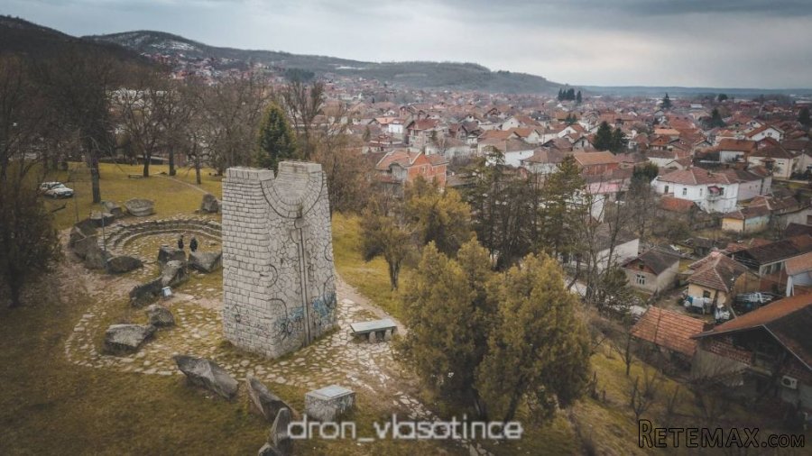 Porodicna kuca sa lokalom-Vlasotince - 23