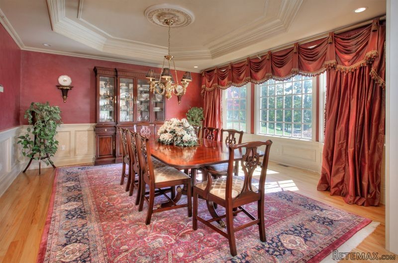 5 bedroom Detached House For Sale: 65.. - 2