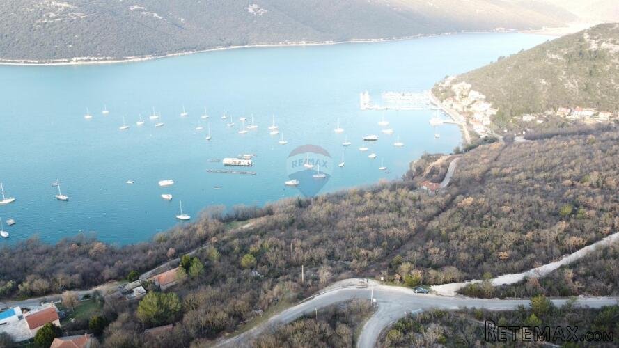 ISTRA, TRGET - negrađevinsko zemljište 14730 m2