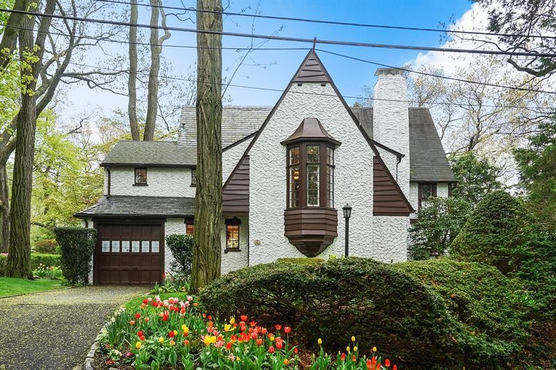 4 bedroom House For Sale: 40 Caterson..