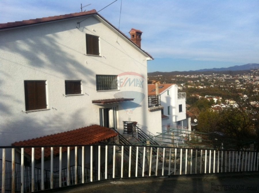 Opatija ( Pobri ) , kuća 330 m2, okućnica 970 m2