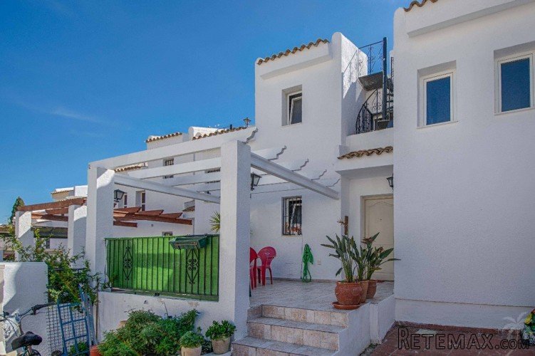 This townhouse is located in a quiet residential area in la..