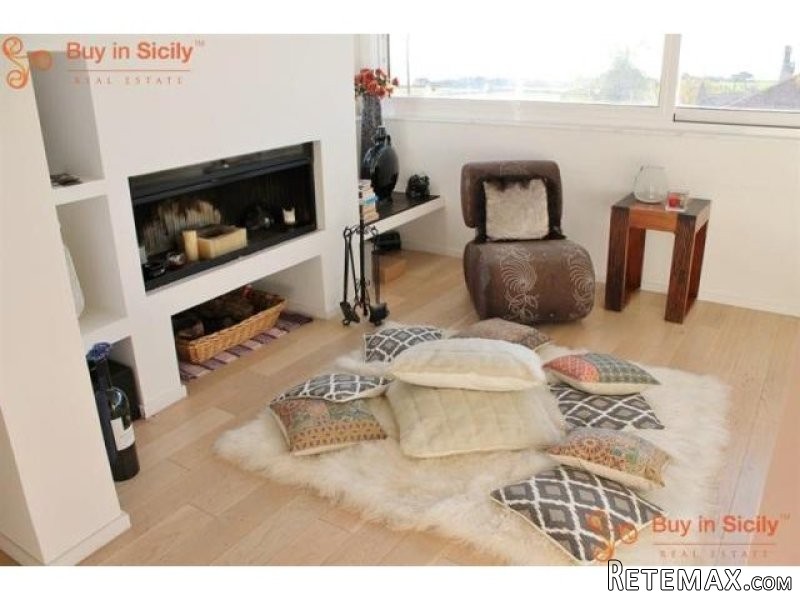 1 bedroom Apartment For Sale: Via Reno..