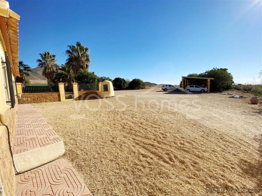 NEW AND EXCLUSIVE LISTING TO VOSS HOMES - EQUESTRIAN.. - 2