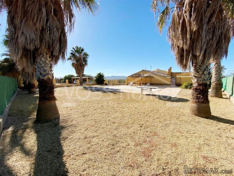 NEW AND EXCLUSIVE LISTING TO VOSS HOMES - EQUESTRIAN.. - 4