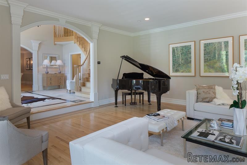 6 bedroom House For Sale: 15 Sky Meadow.. - 2