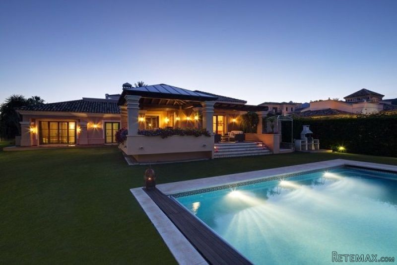 6 Bedrooms - Villas - Malaga - For Sale