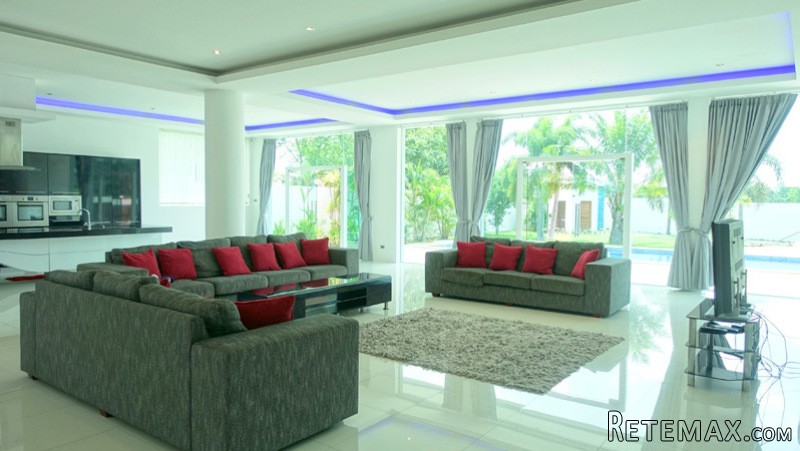 Impressive 5 bedroom pool villa above..