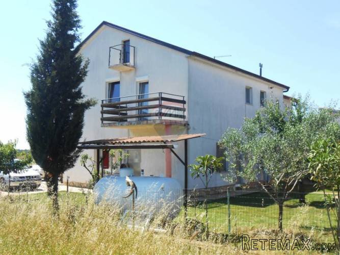 Istra, Medulin. Ševe, Velika kuća sa 300m2 stambenog... - 2