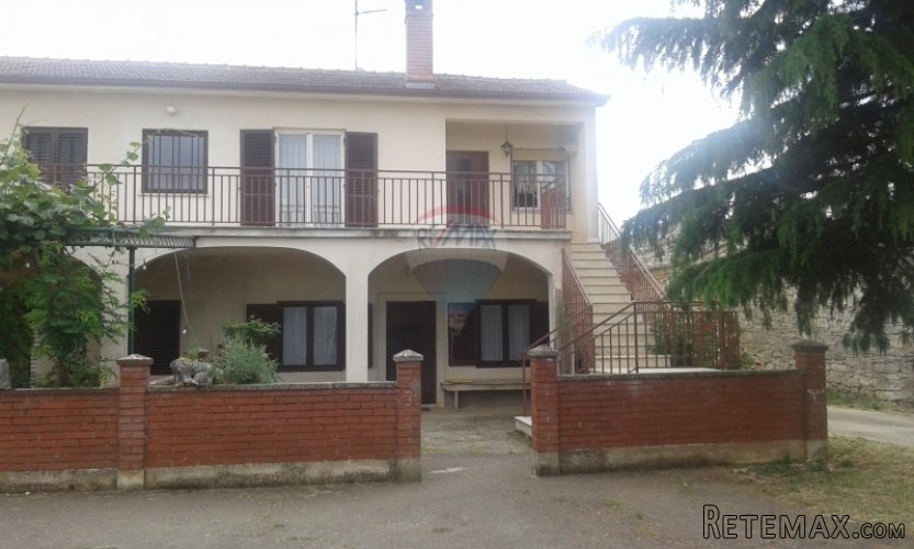 Krmed,prodaja kuće u nizu