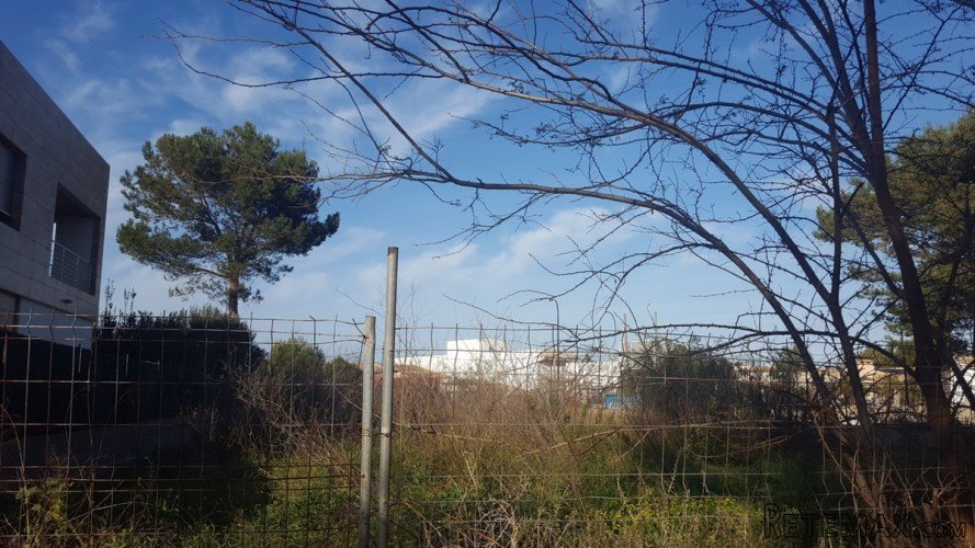Plot in Alcudia of 555 m2 with approved license for the..