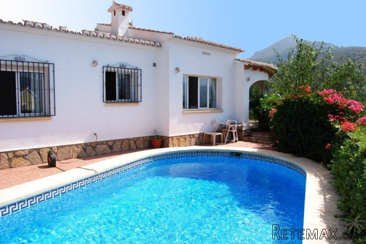 Quality detached villa located close to the beautiful..