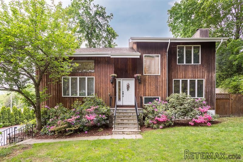 3 bedroom House For Sale: 4 Croton Dam..