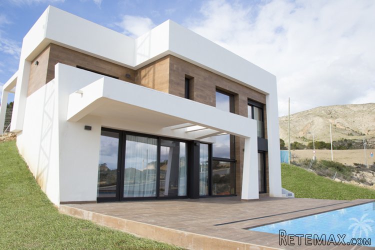 Are you looking for a nice, detached villa with a private..