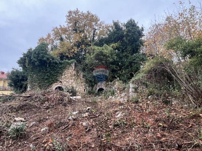 IKA - OPRIĆ građevinsko zemljište 900 m2 sa starinom - 2