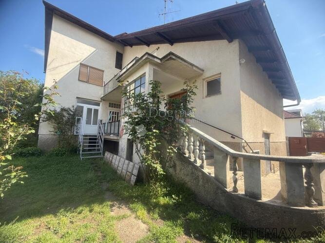 KUĆA S TRI ODVOJENA STANA - 3