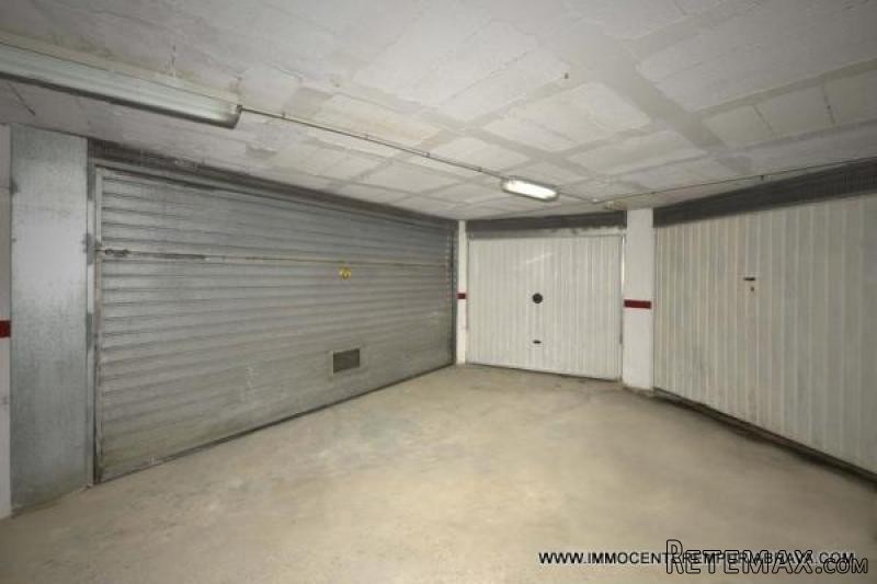 EMPURIABRAVA: Private garage of 26 m2..