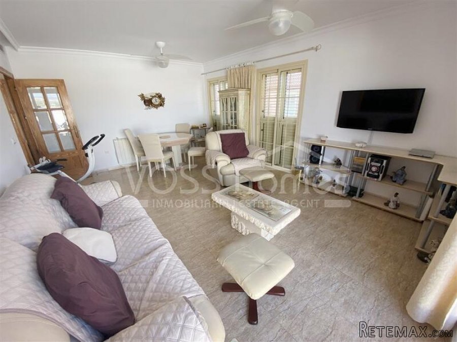 NEW LISTING TO VOSS HOMES - A spacious 3 bed, 2 bath.. - 5