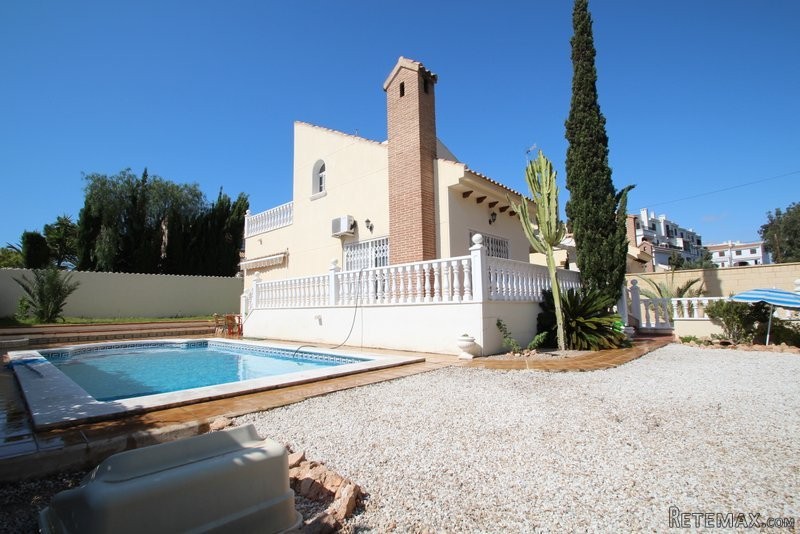 3 Bedrooms - Villa - Alicante - For Sale