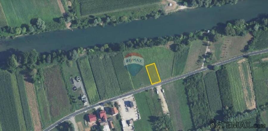 Ozalj, Trška - građevinsko zemljište 840 m2 uz rijeku Kupu i