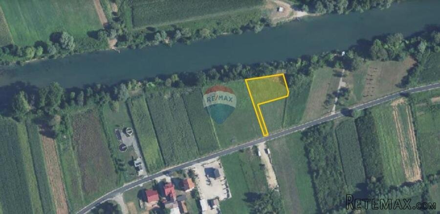 Ozalj, Trška - građevinsko zemljište 1433 m2 uz rijeku Kupu