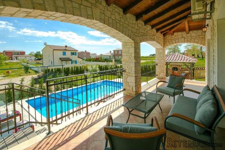 Poreč, okolica, PREKRASNA VILA SA BAZENOM - 2