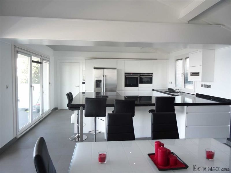 3 bed apartment in South District - 2