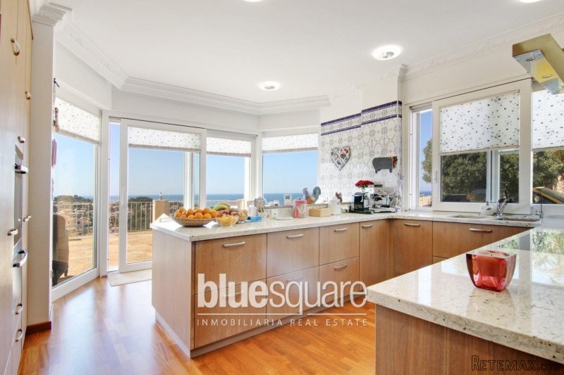 Luxury villa with panoramic sea views.. - 2