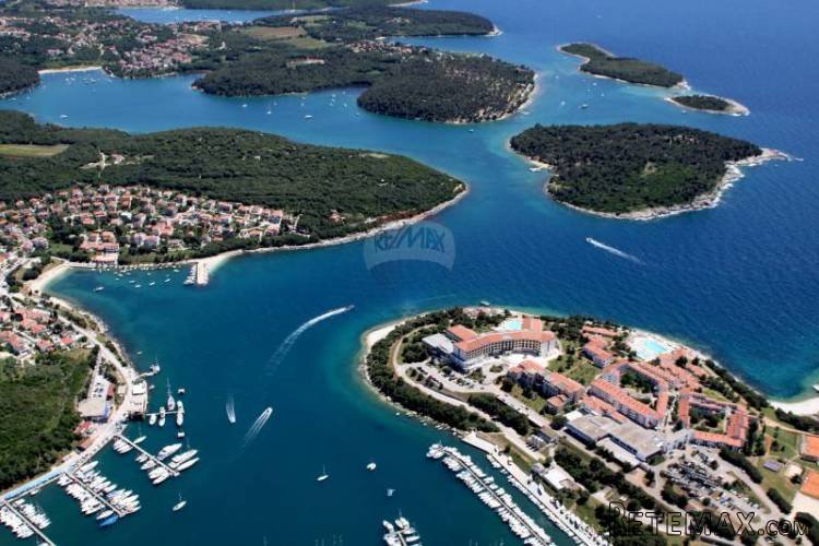 ISTRA, PJEŠČANA UVALA PREKRASNO GRAĐEVINSKO ZEMLJIŠTE...