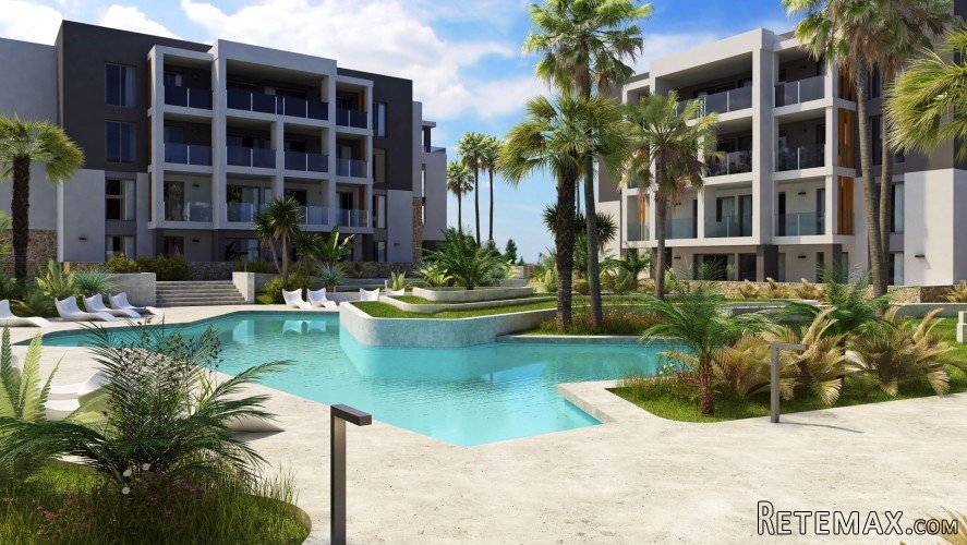 About 1.5 km from the famous shopping center La Zenia..