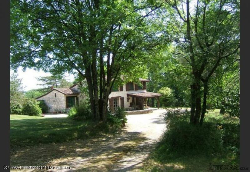 House with two gites, pool and barn in..