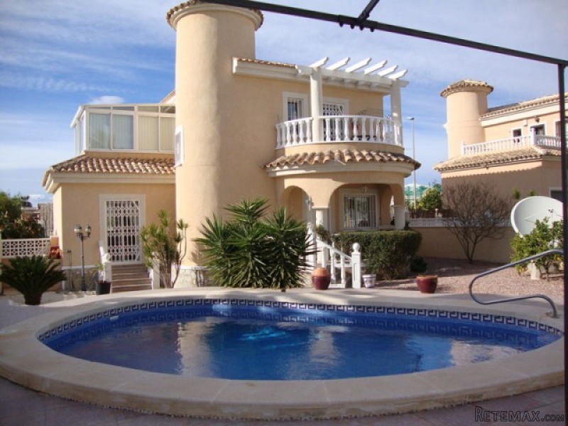 3 Bedrooms - Villa - Alicante - For Sale