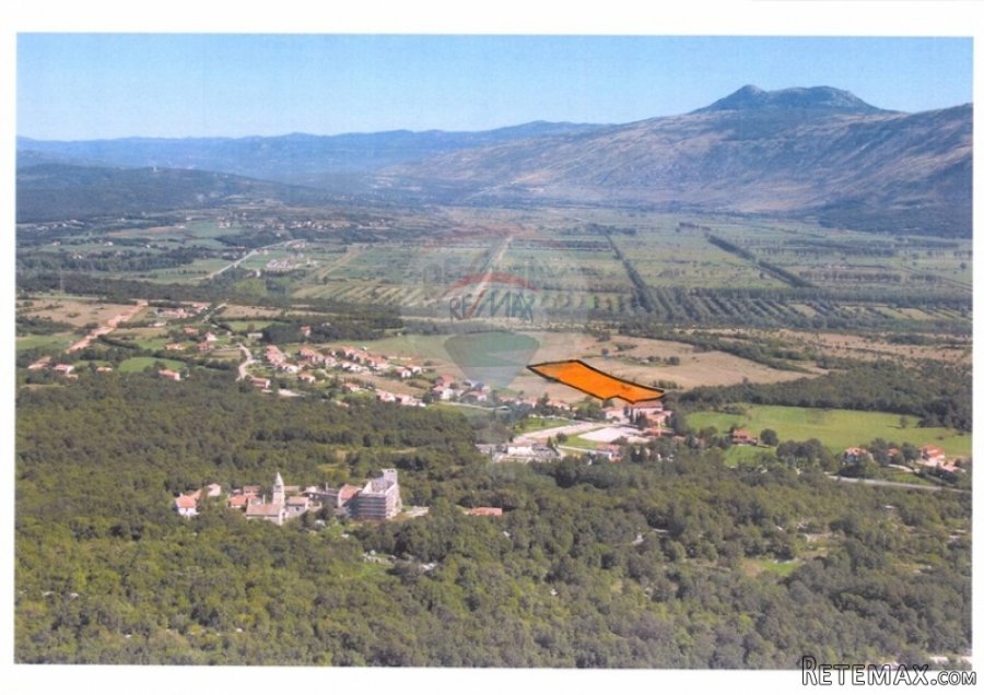 KRŠAN - CENTAR - GRAĐEVINSKI TEREN - 4.879 m2 - 3 KM OD MOR