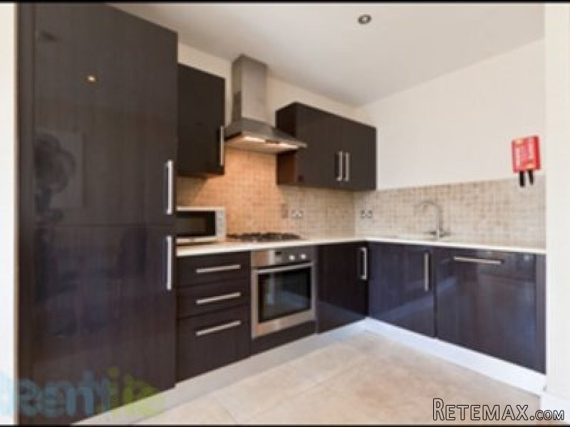 Ballinteer Rd, Dundrum, Dublin 14..