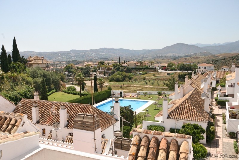 2 Bedroom Ground Floor Apartment - 2