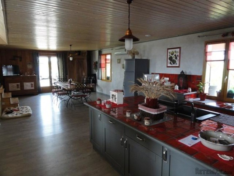Modern And Spacious Property With A.. - 2