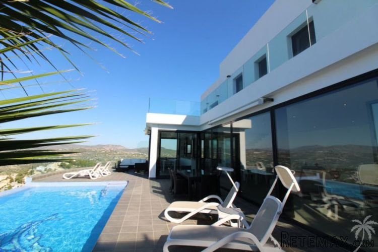 Recently built modern style villa on a south west facing..