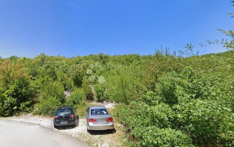Građevinsko zemljište u Jadranovu - 300m od mora - 2